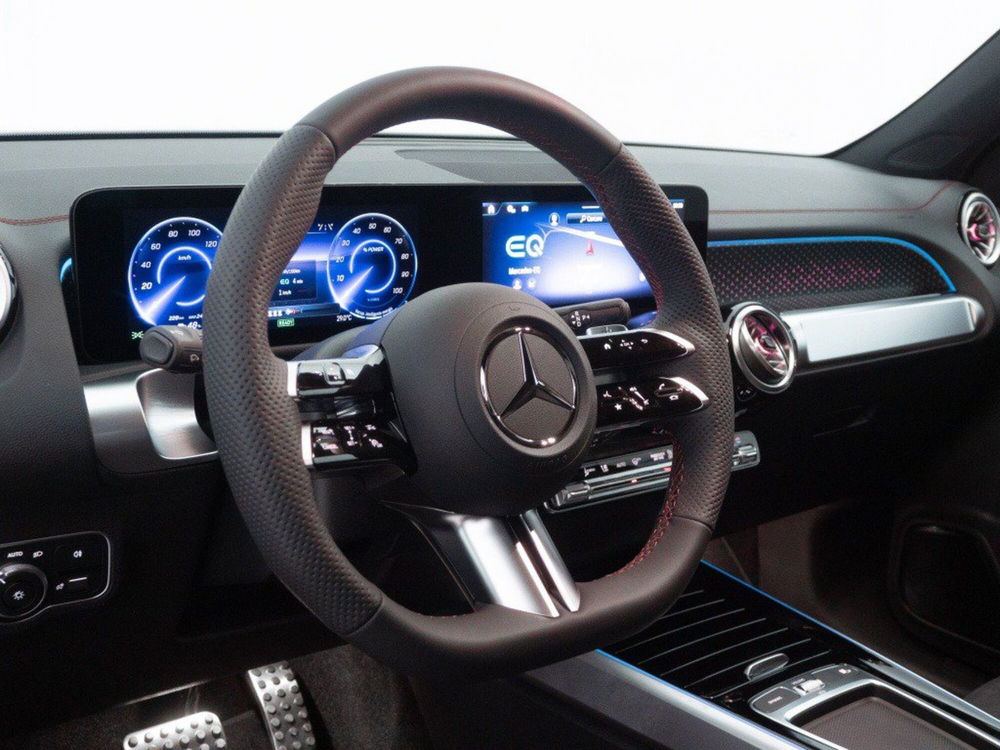 Mercedes-Benz EQB nuova a Macerata (11)