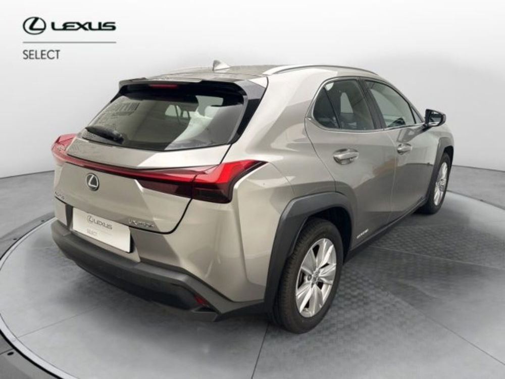 Lexus UX usata a Cuneo (3)