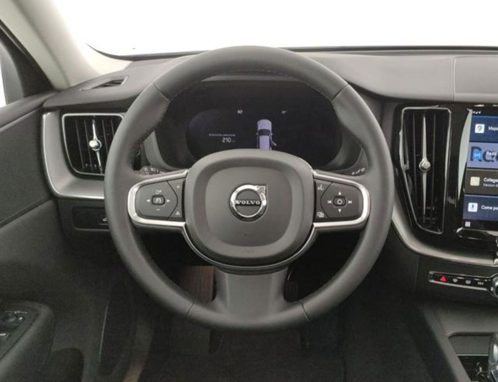 Volvo XC60 nuova a Modena (12)