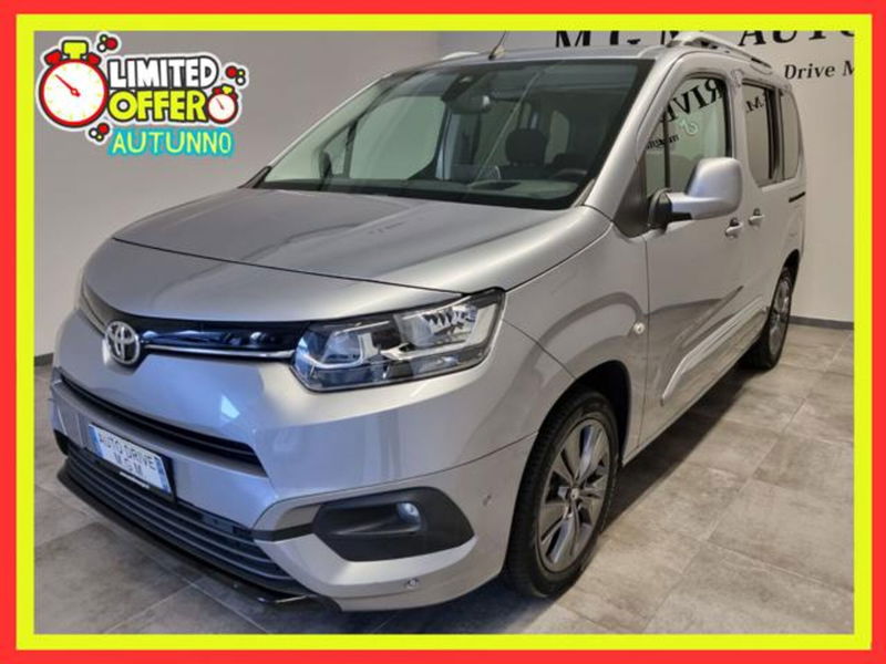 Toyota Proace City Verso City Verso 1.5D 130 CV S&amp;S Short D A/T Luxury  del 2020 usata a Erba