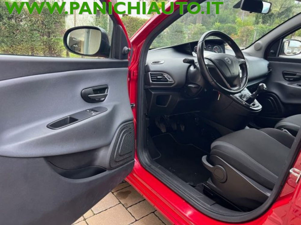 Lancia Ypsilon usata a Arezzo (11)