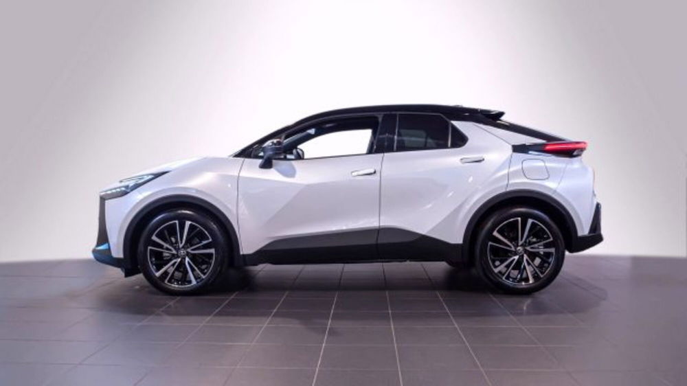 Toyota Toyota C-HR nuova a Padova (4)