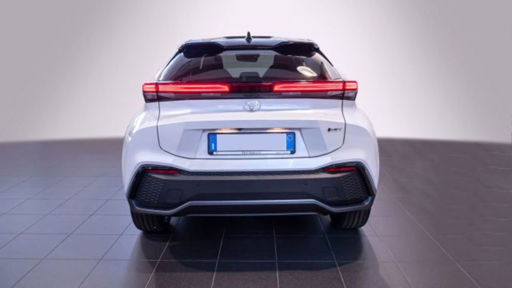 Toyota Toyota C-HR nuova a Padova (5)