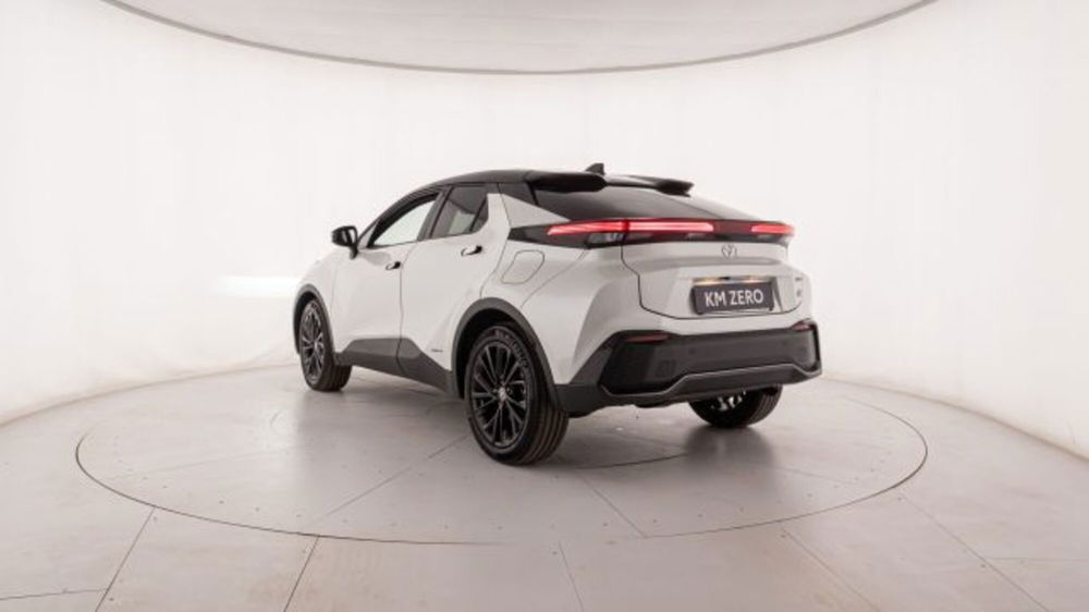 Toyota Toyota C-HR nuova a Padova (17)