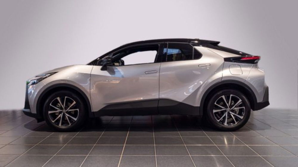 Toyota Toyota C-HR nuova a Padova (2)