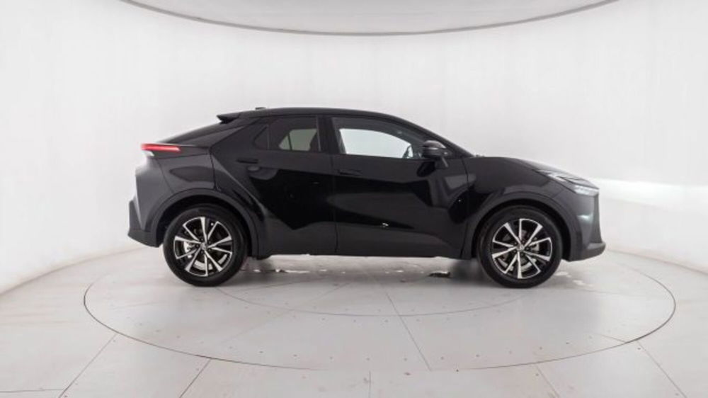 Toyota Toyota C-HR nuova a Padova (2)