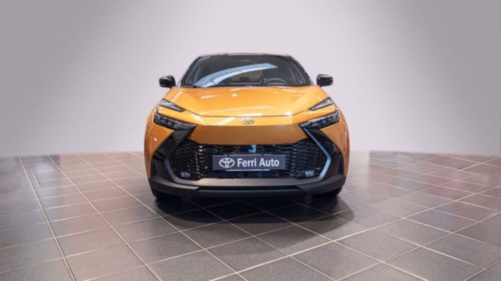 Toyota Toyota C-HR nuova a Padova (10)