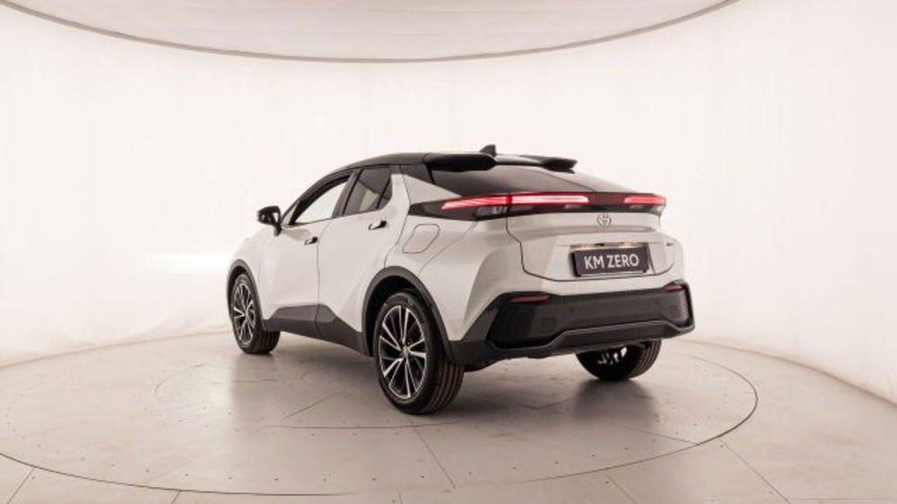 Toyota Toyota C-HR nuova a Padova (17)