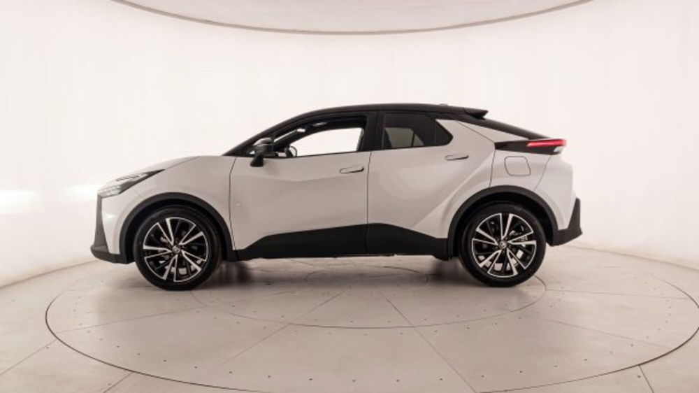 Toyota Toyota C-HR nuova a Padova (2)