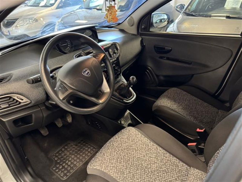 Lancia Ypsilon usata a Torino (4)