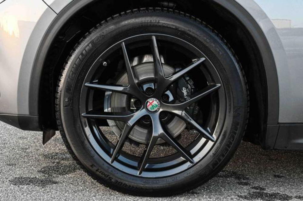 Alfa Romeo Stelvio usata a Torino (11)