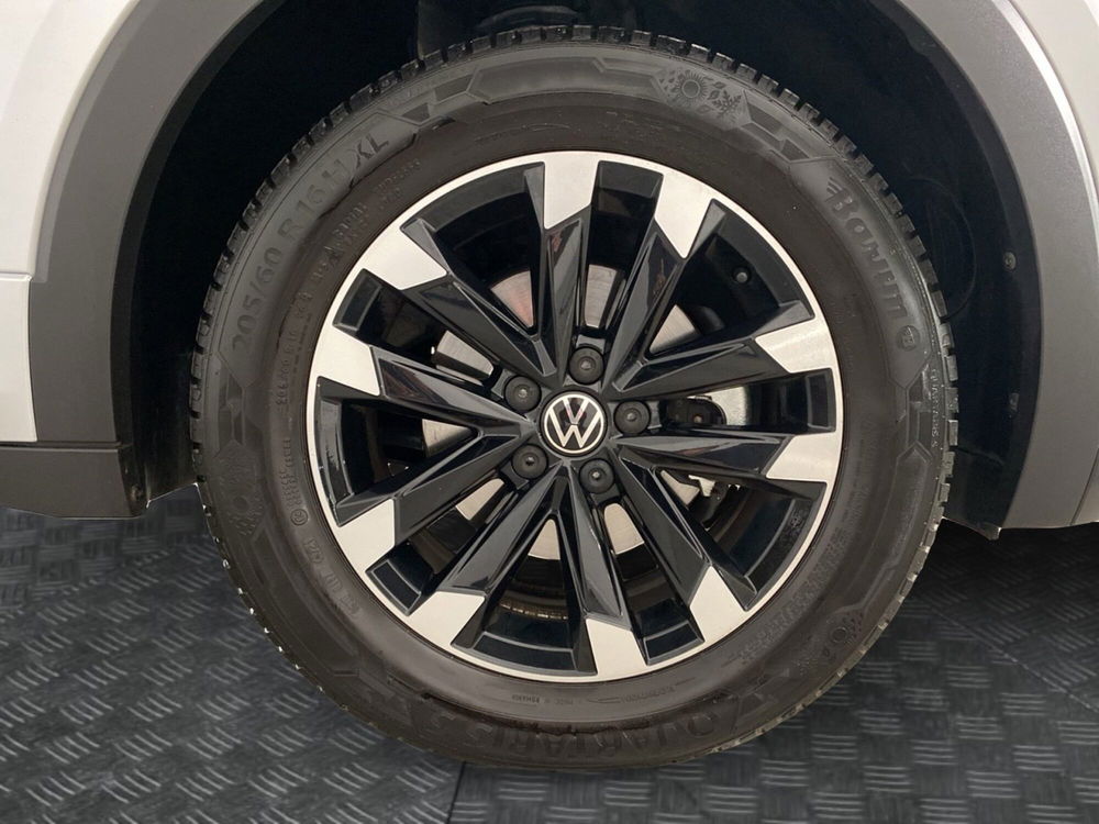 Volkswagen T-Cross usata a Varese (7)