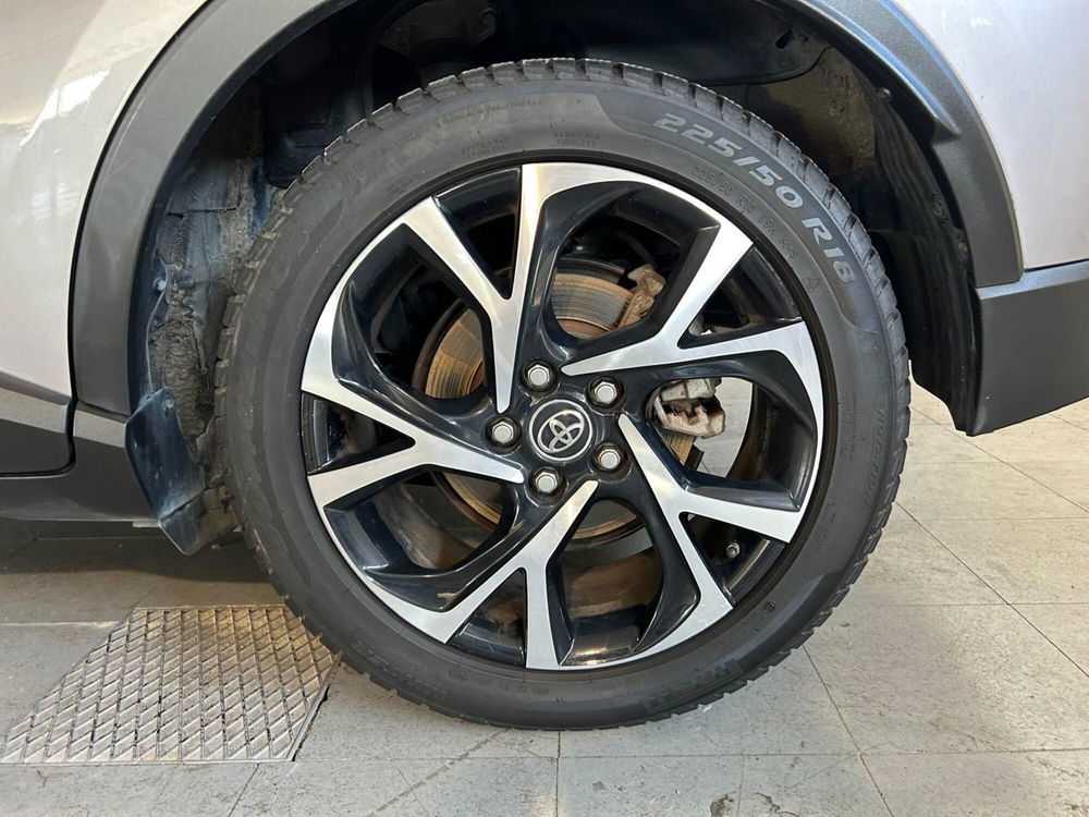 Toyota Toyota C-HR usata a Prato (13)