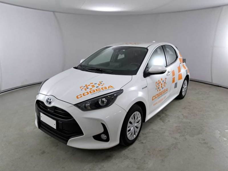 Toyota Yaris 1.5 Hybrid 5 porte Energy del 2021 usata a Salerno