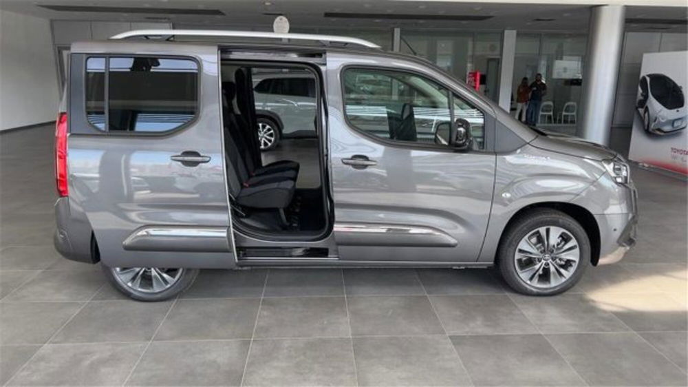 Toyota Proace City Verso Electric nuova a Bari (2)