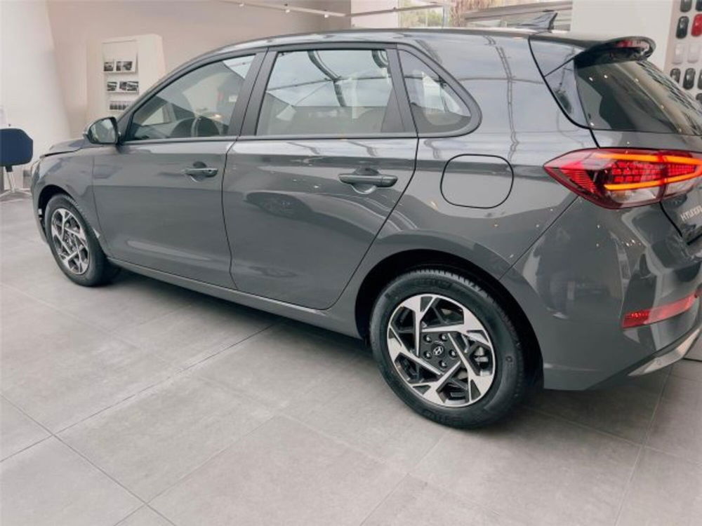 Hyundai i30 nuova a Bari (4)