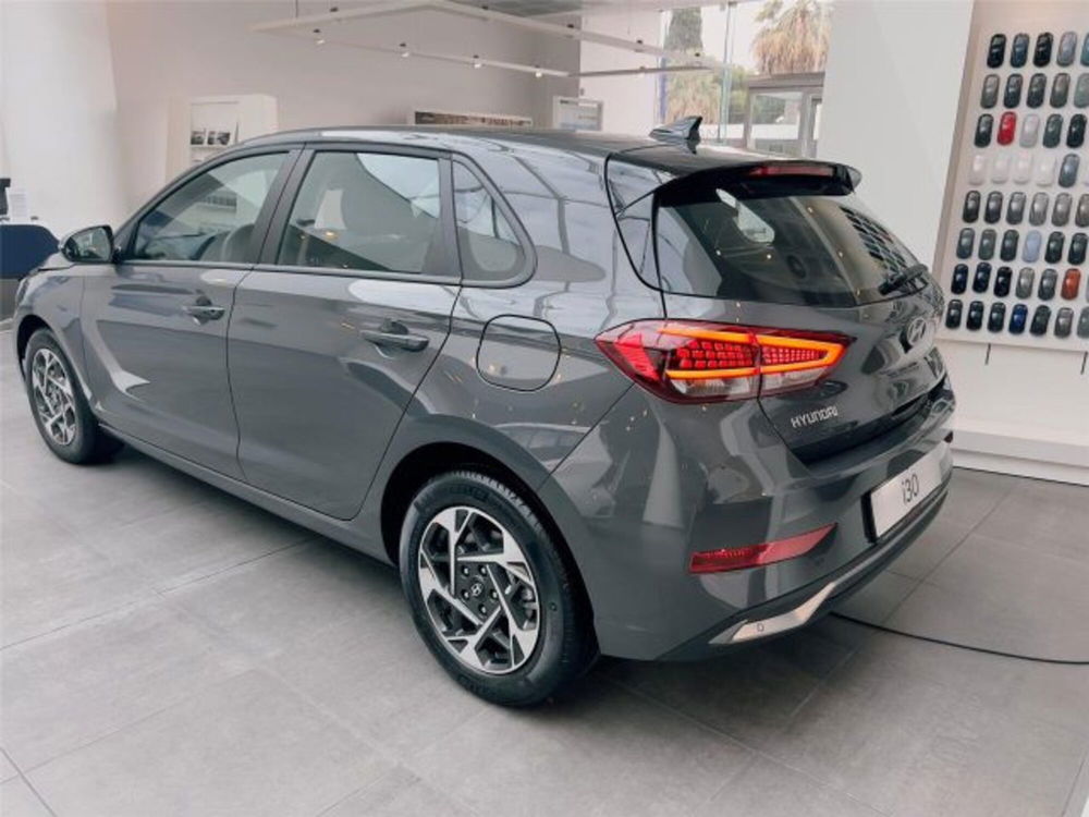 Hyundai i30 nuova a Bari (8)