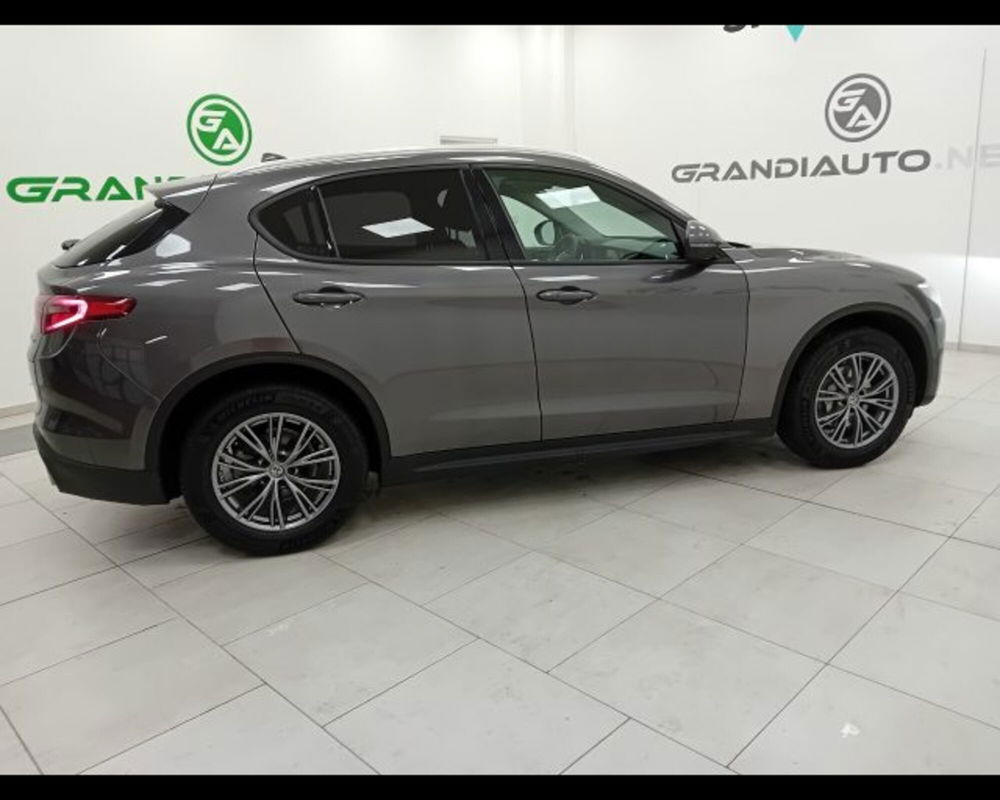 Alfa Romeo Stelvio usata a Alessandria (5)