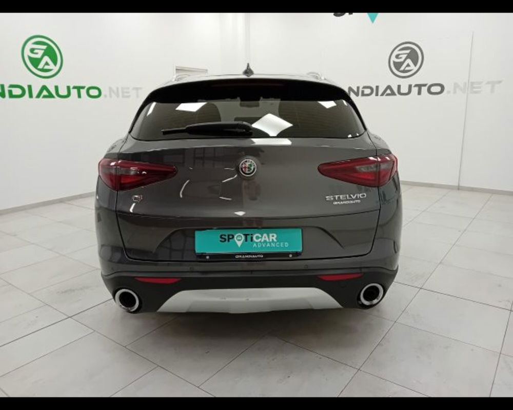 Alfa Romeo Stelvio usata a Alessandria (7)