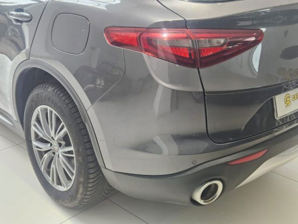 Alfa Romeo Stelvio usata a Napoli (6)