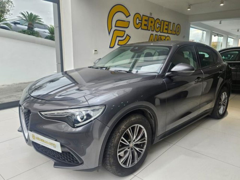 Alfa Romeo Stelvio usata a Napoli (9)