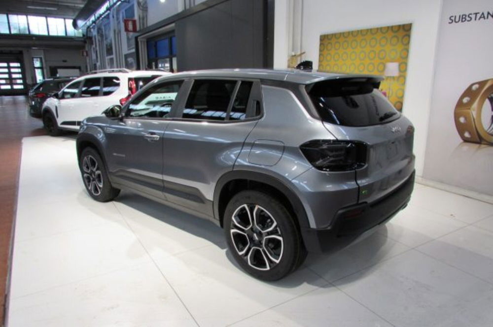 Jeep Avenger nuova a Milano (3)