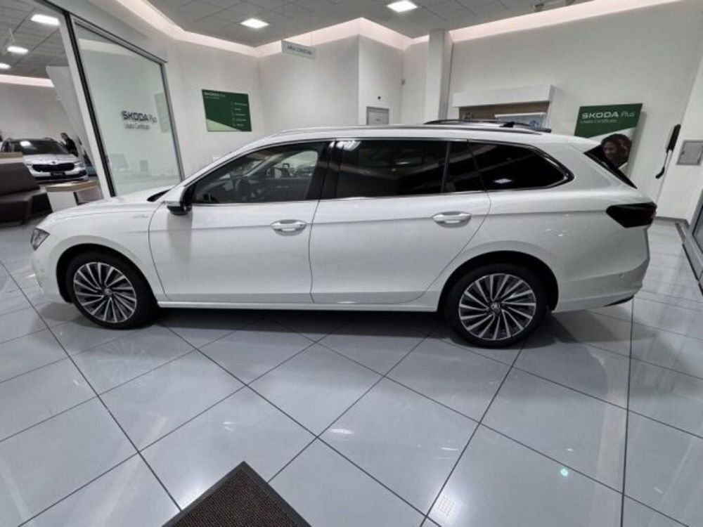 Skoda Superb nuova a Padova (3)