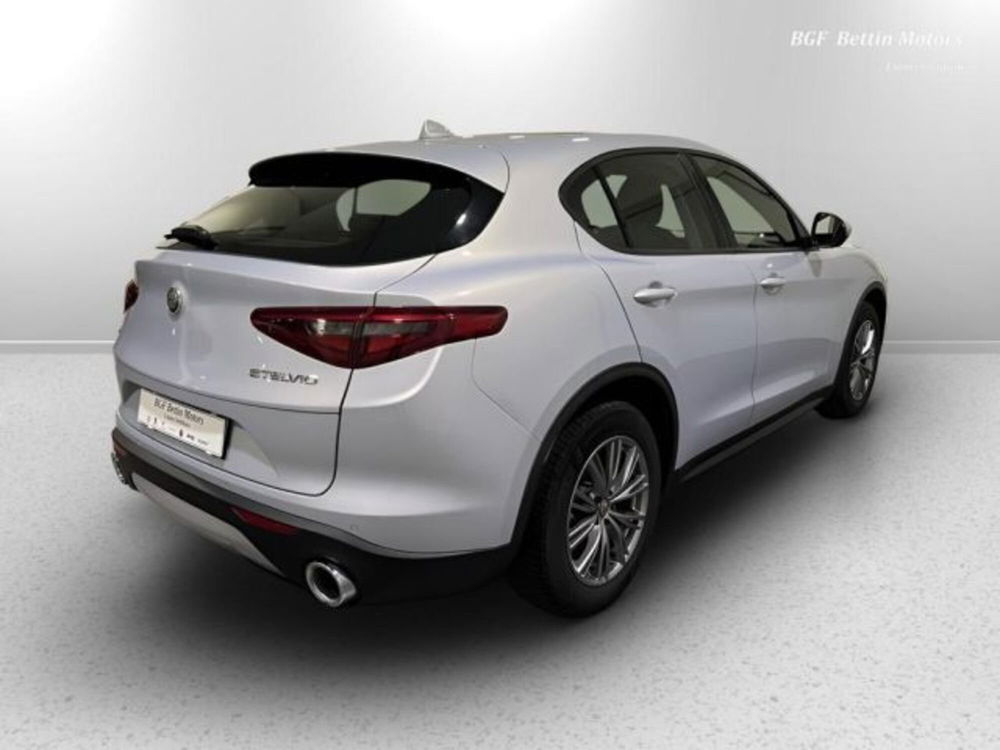 Alfa Romeo Stelvio usata a Padova (3)