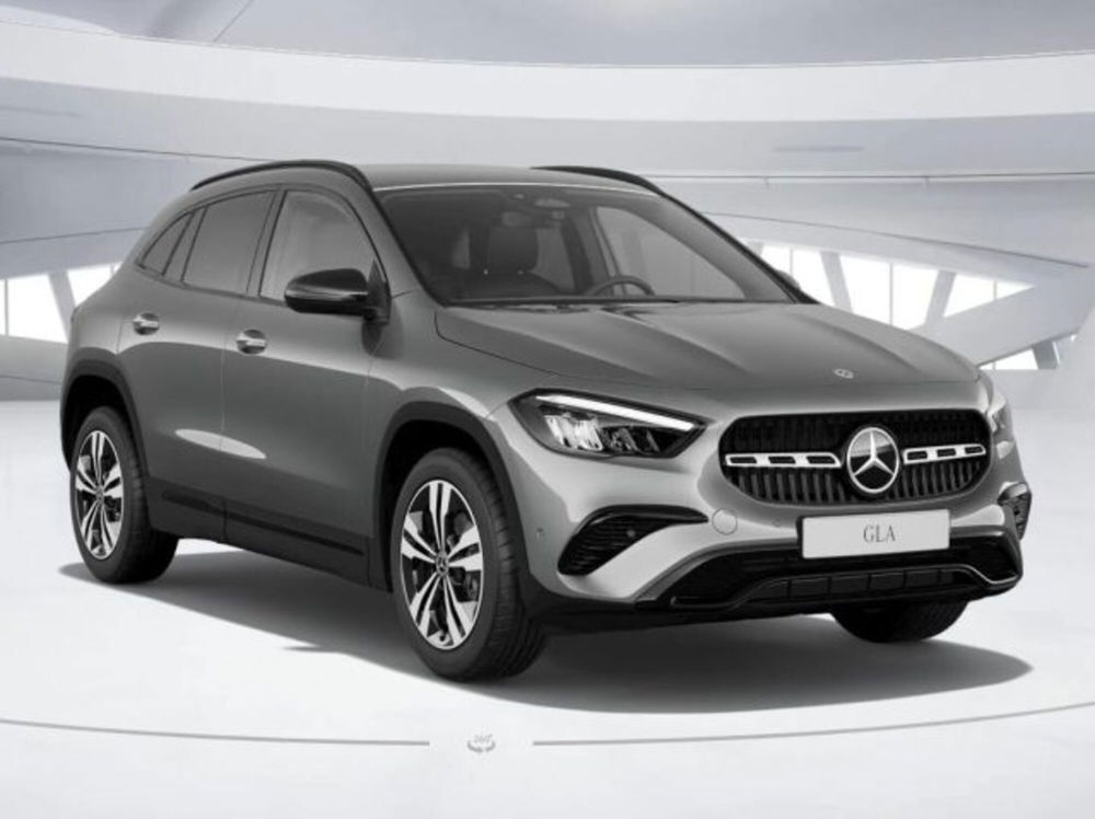 Mercedes-Benz GLA SUV nuova a Verona