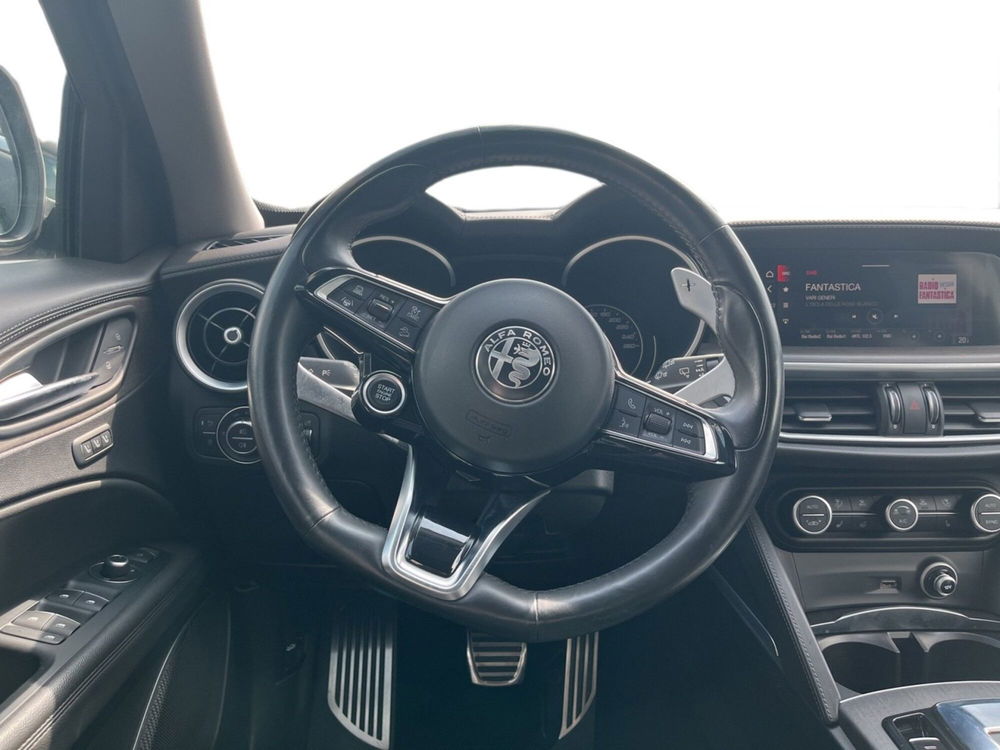 Alfa Romeo Stelvio usata a Torino (12)