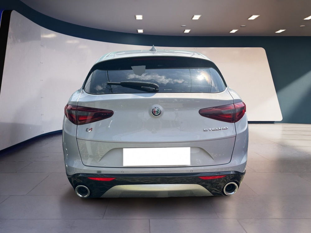 Alfa Romeo Stelvio usata a Torino (5)