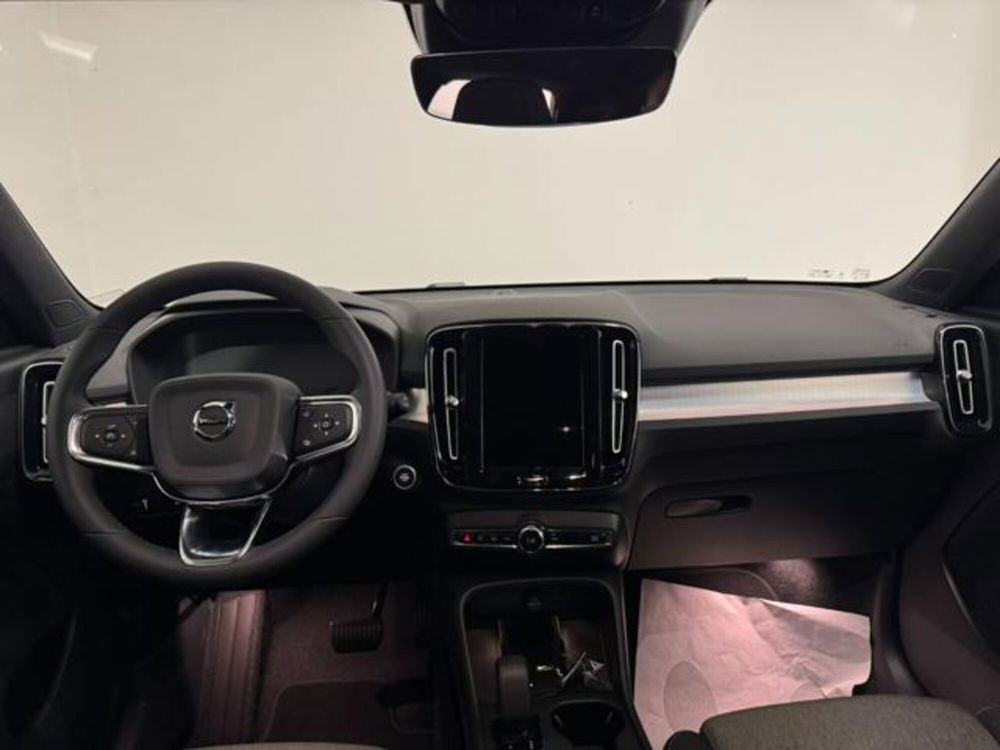 Volvo XC40 nuova a Como (5)