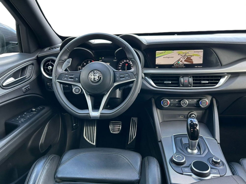 Alfa Romeo Stelvio usata a Bari (8)