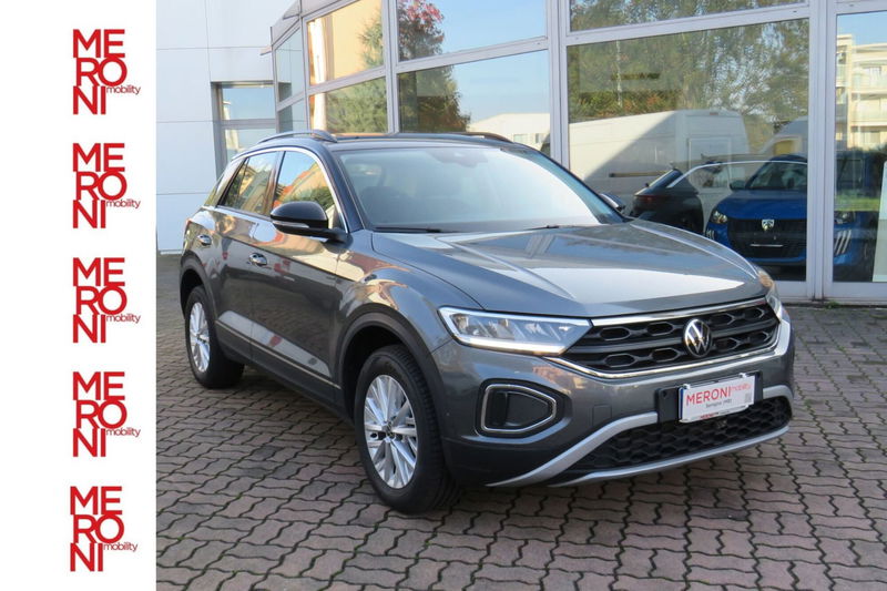 Volkswagen T-Roc 2.0 tdi Life 115cv del 2023 usata a Seregno