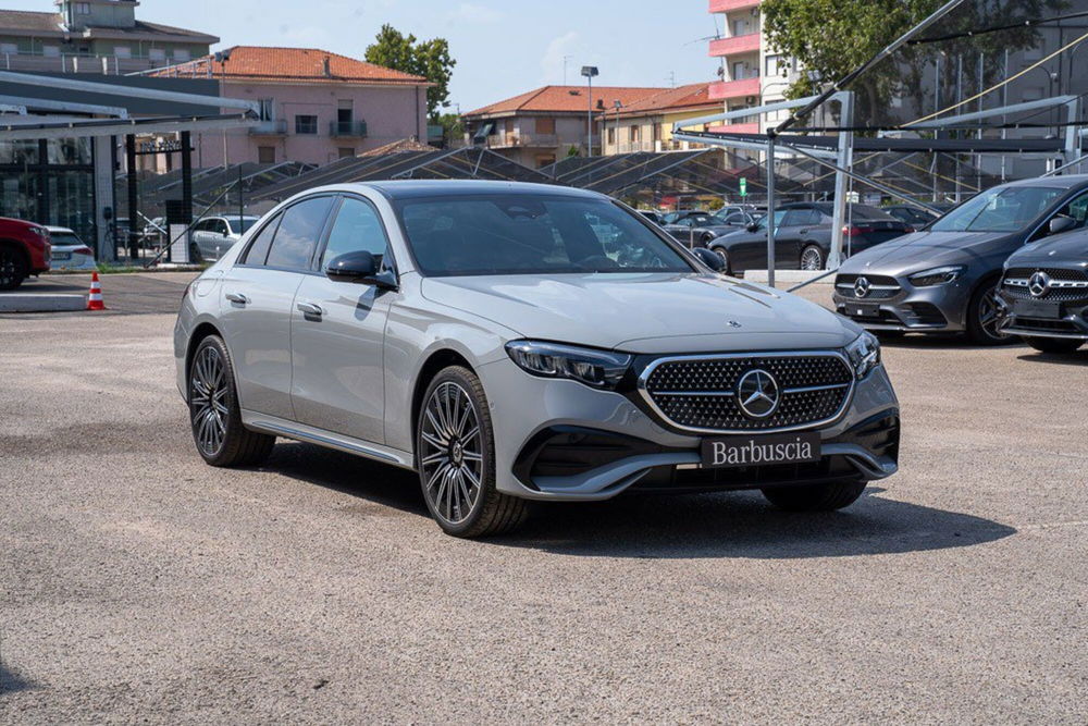 Mercedes-Benz Classe E nuova a Pescara (3)