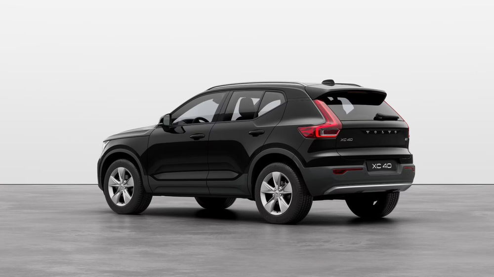 Volvo XC40 nuova a Como (2)