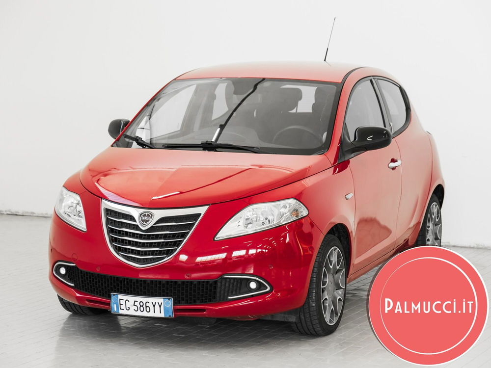 Lancia Ypsilon usata a Prato