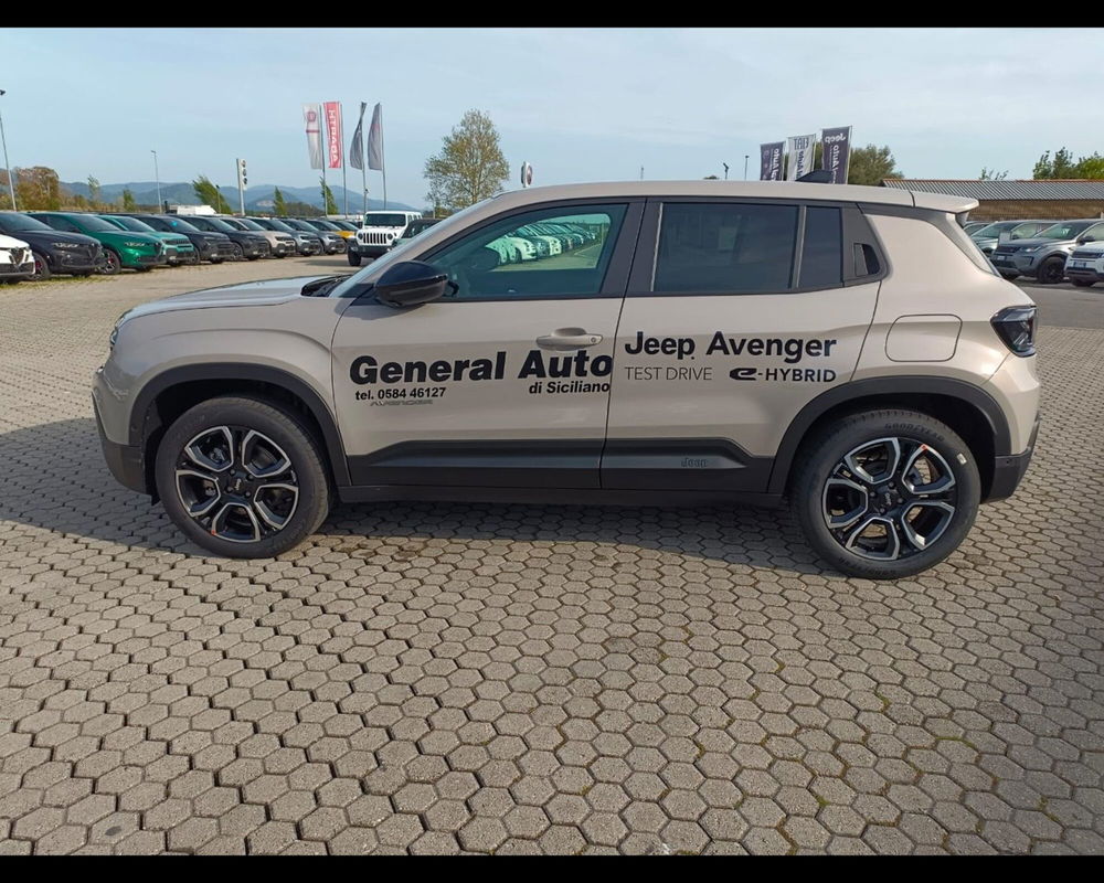 Jeep Avenger nuova a Lucca (8)