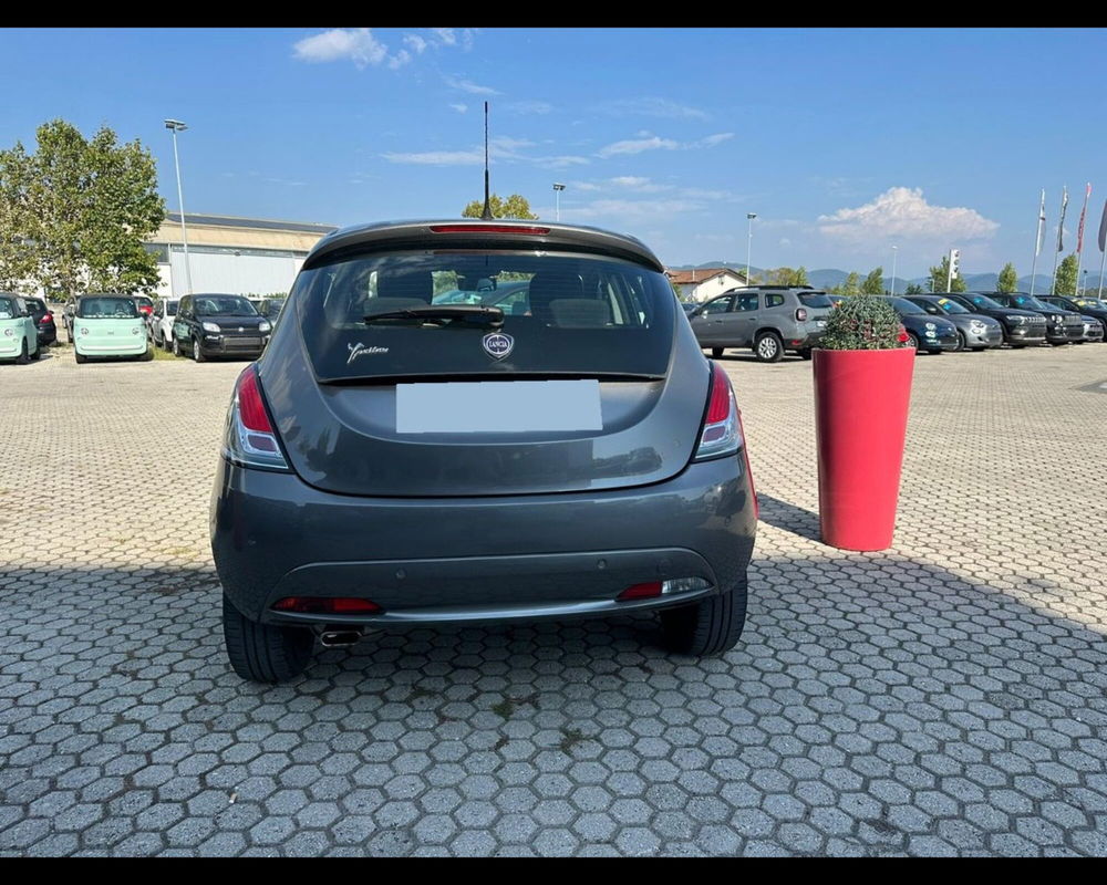 Lancia Ypsilon usata a Lucca (6)