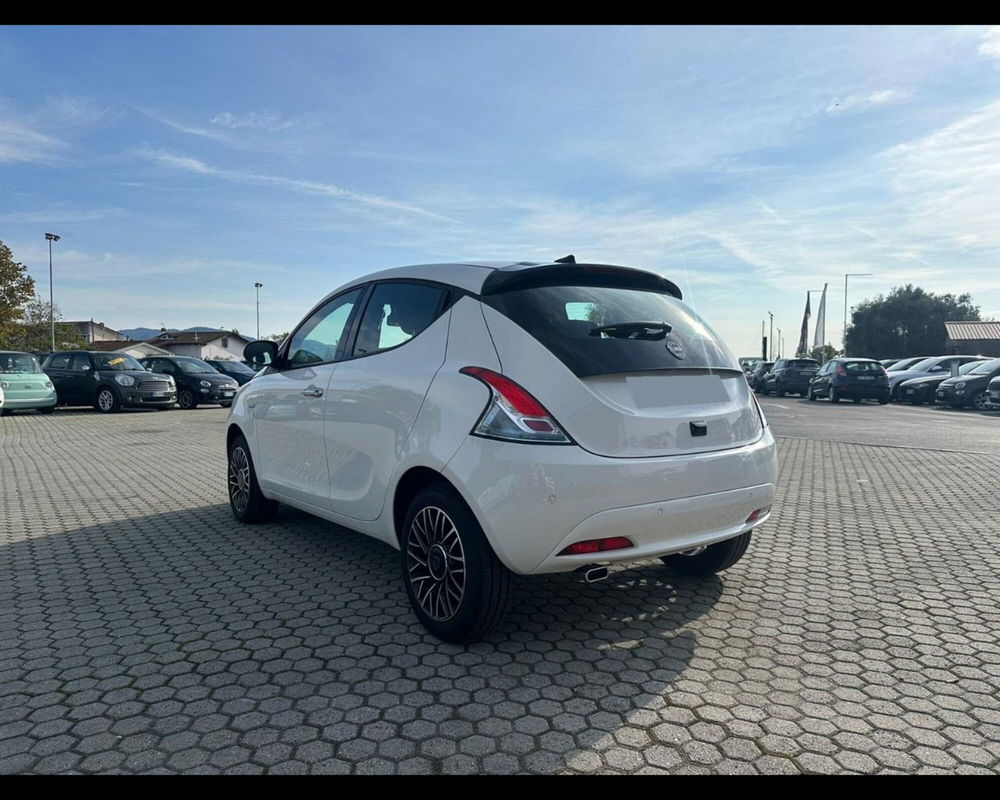 Lancia Ypsilon usata a Lucca (5)