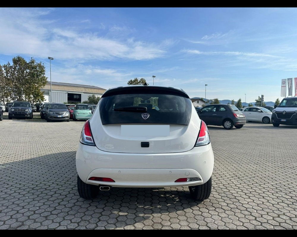 Lancia Ypsilon usata a Lucca (6)