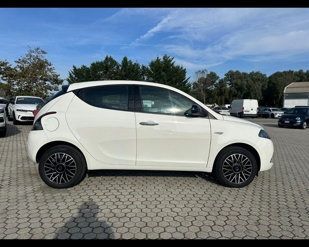 Lancia Ypsilon usata a Lucca (8)