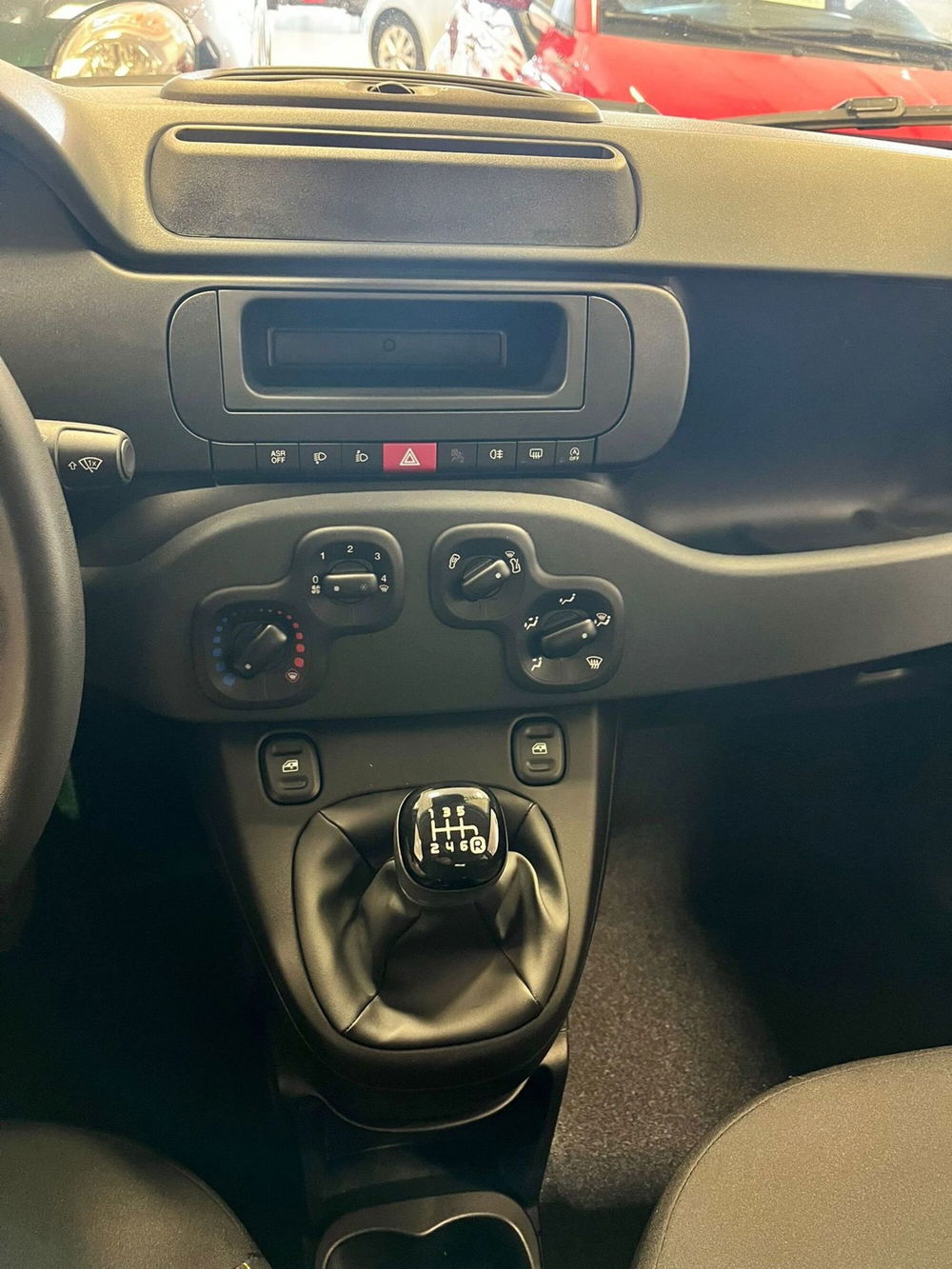 Fiat Panda Cross nuova a Milano (16)