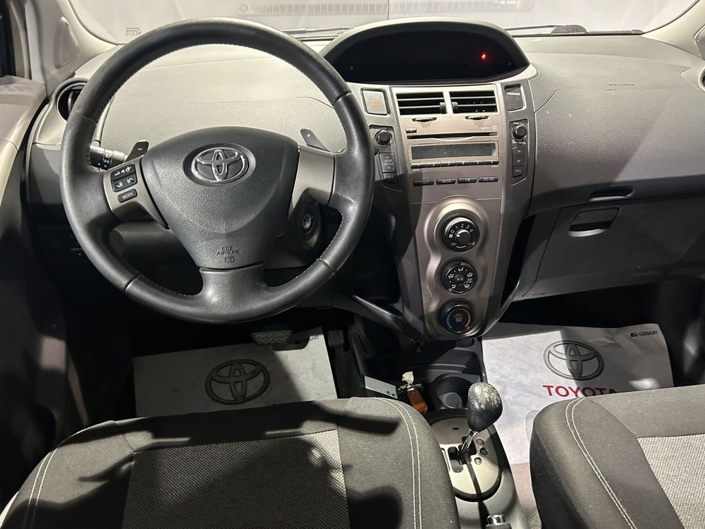 Toyota Yaris usata a Milano (11)