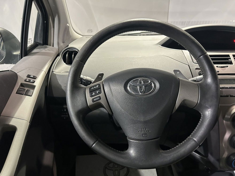 Toyota Yaris usata a Milano (8)