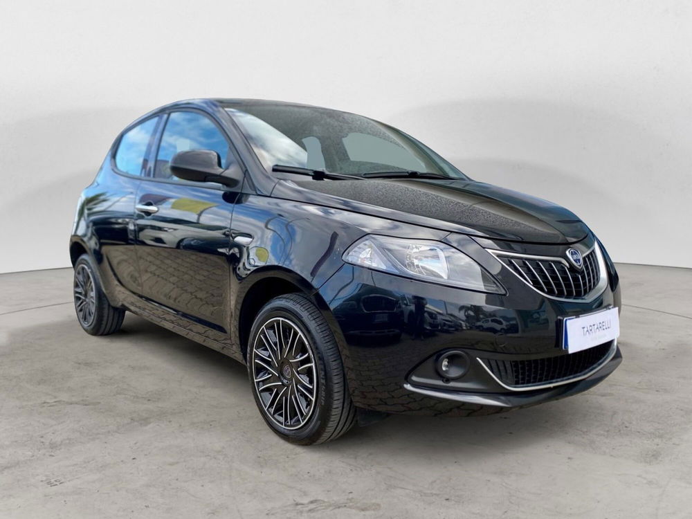 Lancia Ypsilon usata a Bari