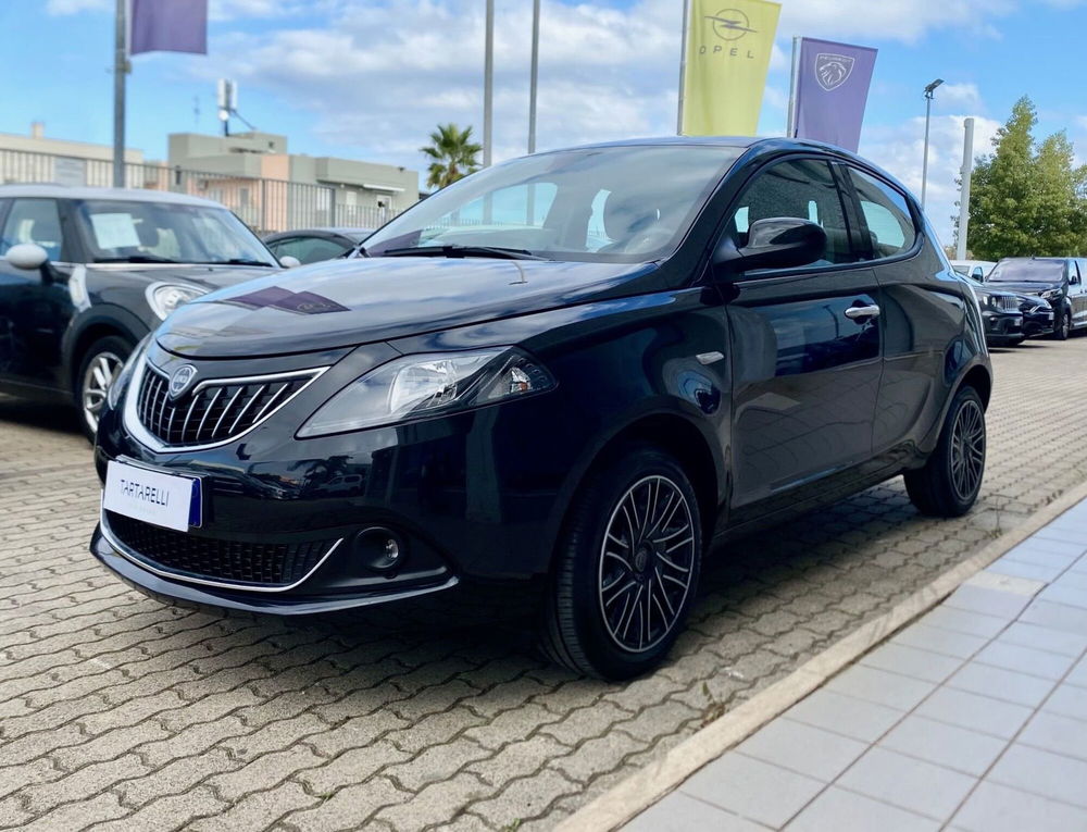 Lancia Ypsilon usata a Bari (3)