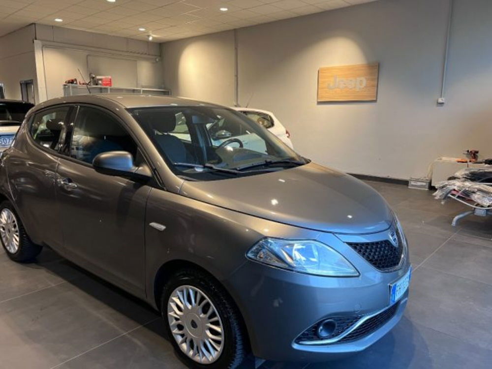 Lancia Ypsilon usata a Modena (3)