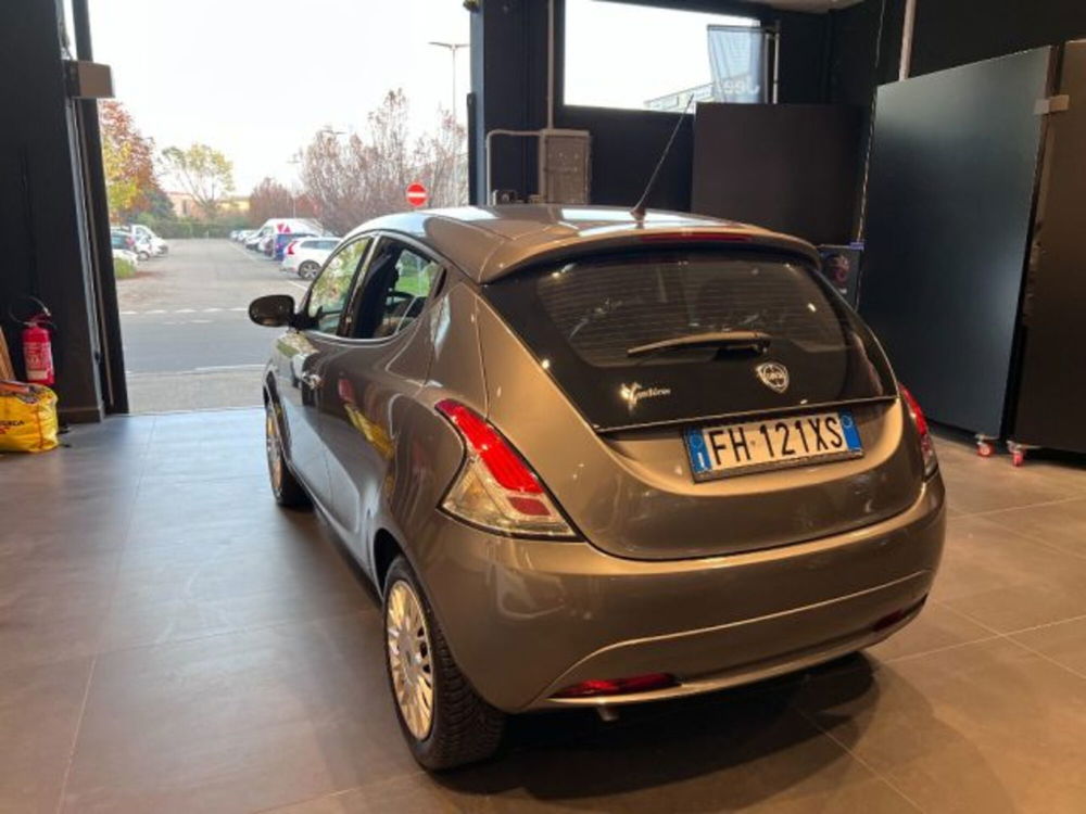 Lancia Ypsilon usata a Modena (4)