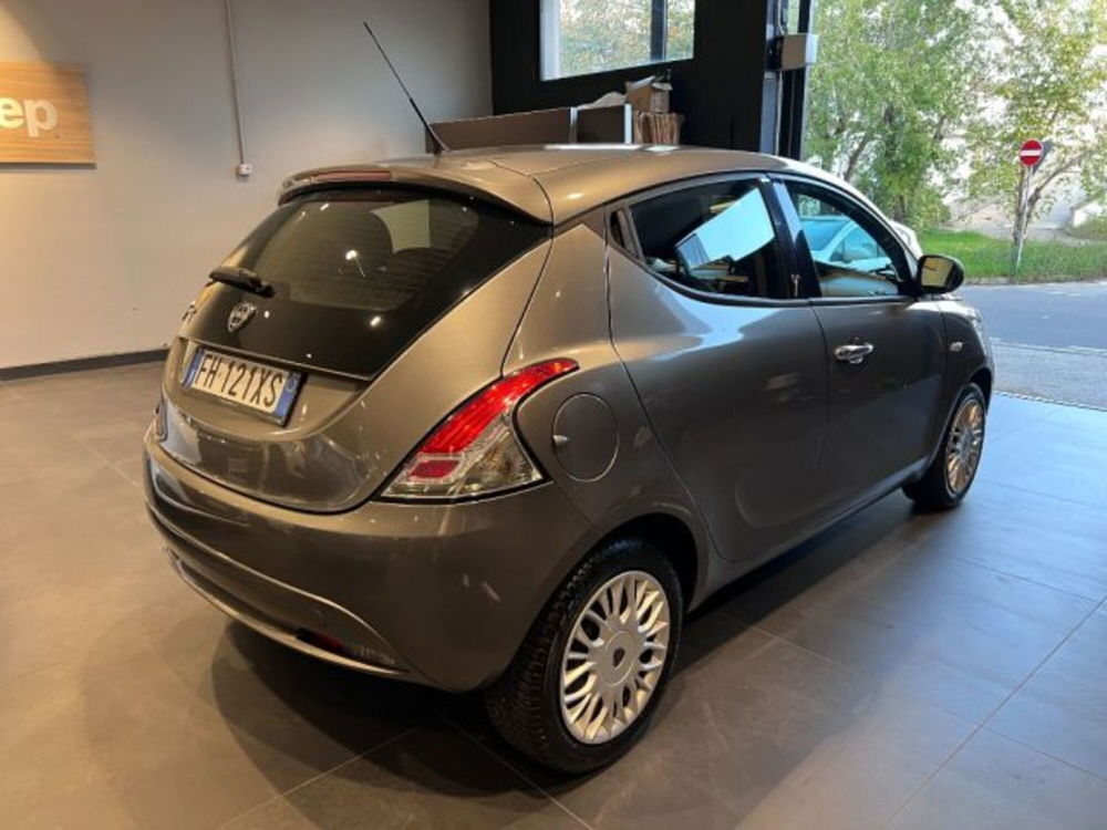 Lancia Ypsilon usata a Modena (5)